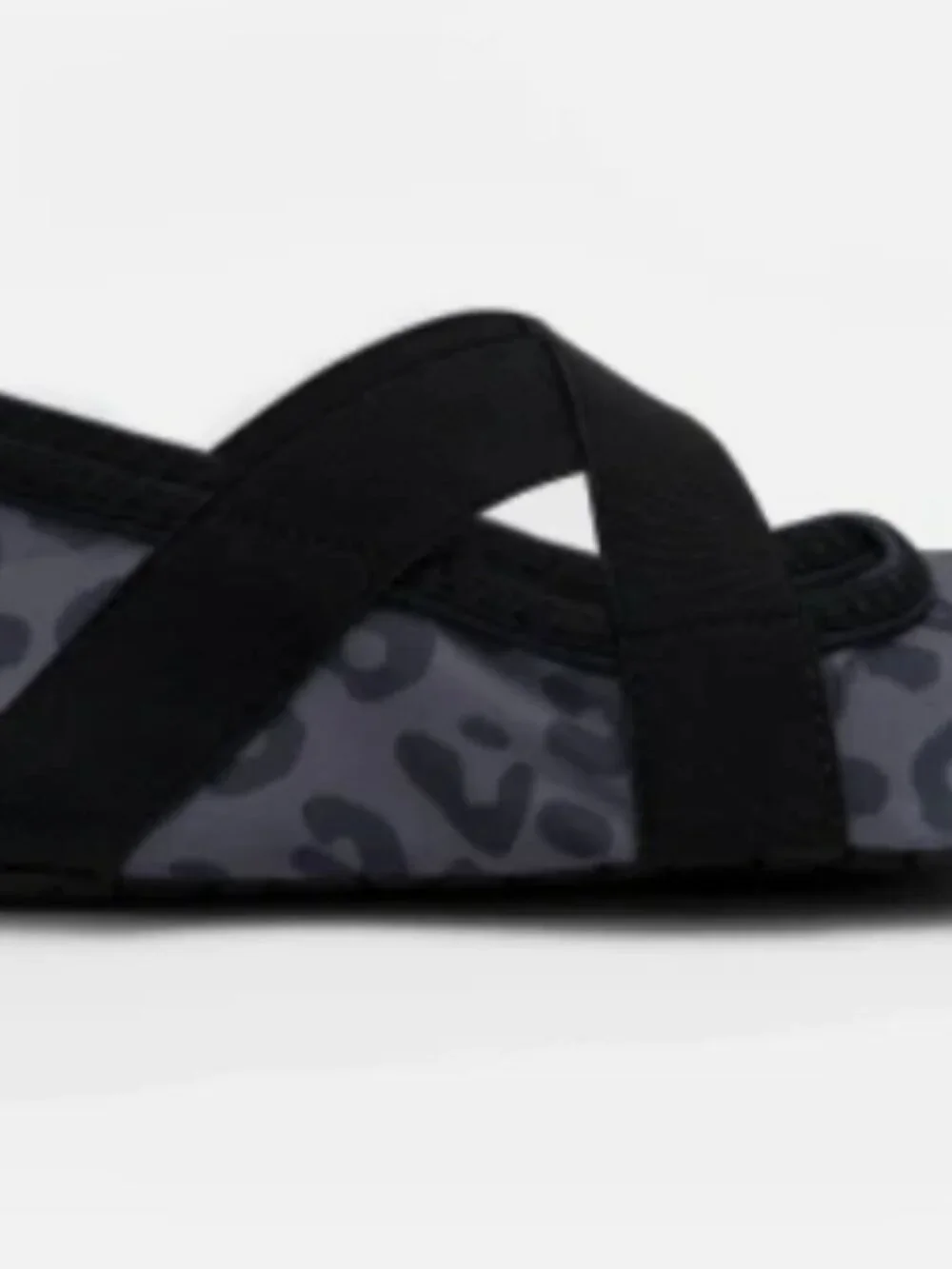 Fitkicks Crossovers Active Lifestyle Water Shoe, Size Medium, Black Leopard